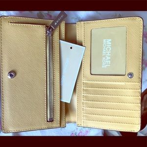 LNWTs MICHAEL KORS WALLET!